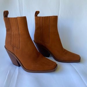 Vince Camuto Ackella Square Toe Caramel Color Suede Ankle Boots Women’s size 7.5